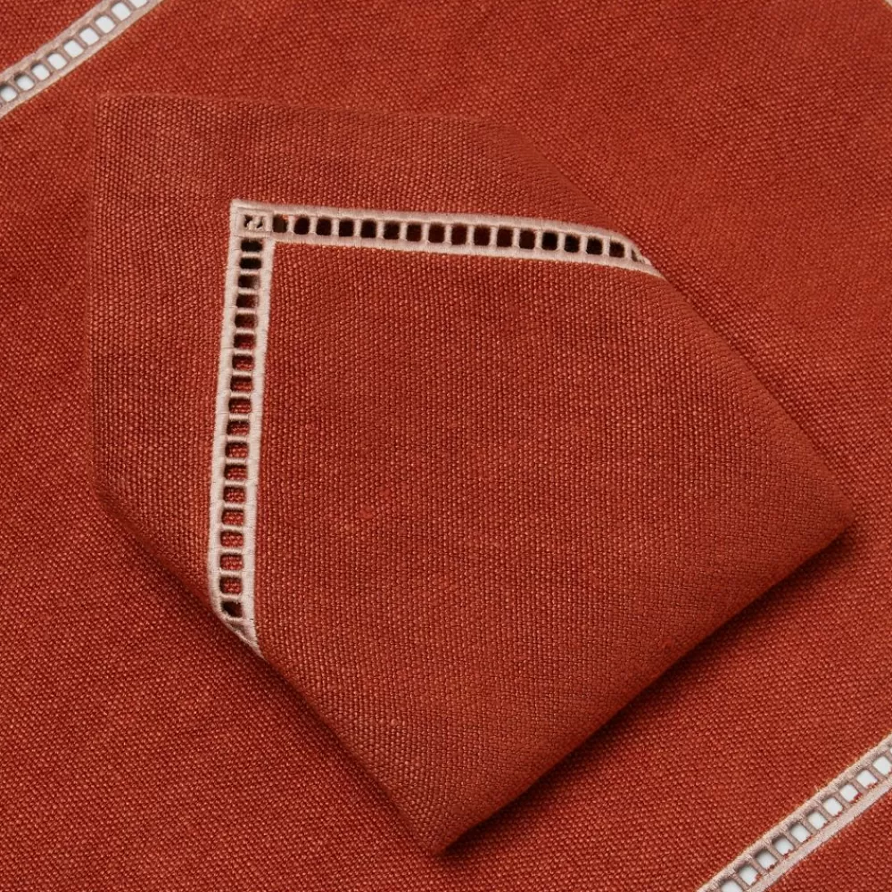 Fendi Tafelgeschirr<Kleine Tischdecke Und Serviette Aus Besticktem Leinen In Weis Und Ziegelrot