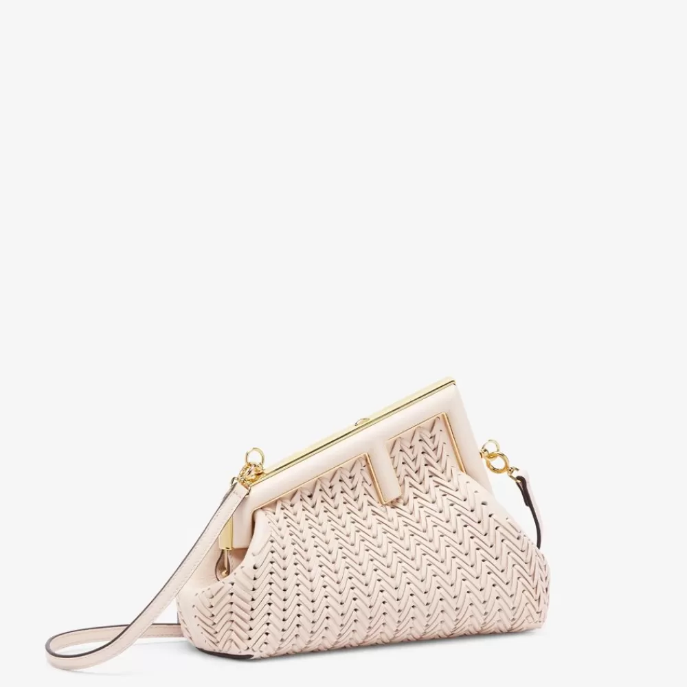 Fendi Clutches & Pochetten<Tasche Aus Geflochtenem Leder In Kamelienweis