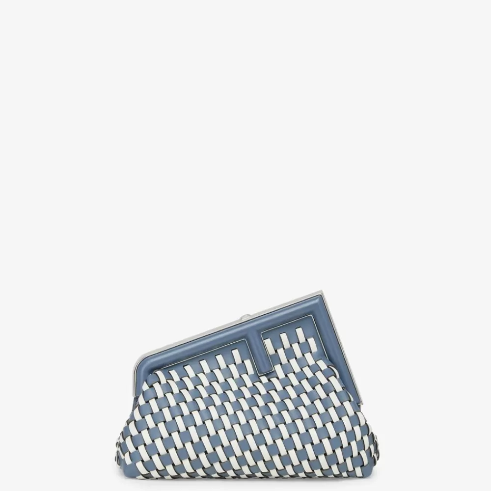 Fendi Clutches & Pochetten<Tasche Aus Gewebtem Leder In Weis Und Blau