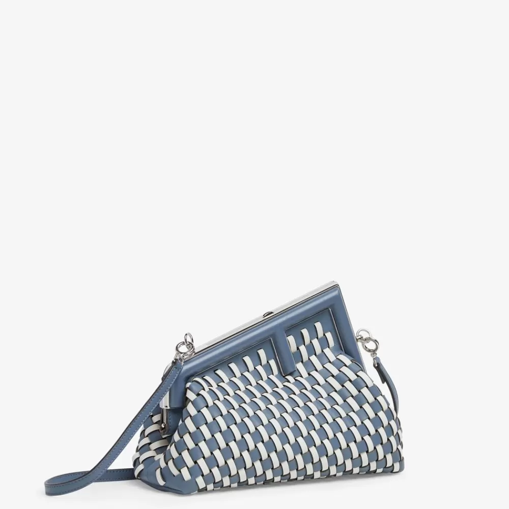 Fendi Clutches & Pochetten<Tasche Aus Gewebtem Leder In Weis Und Blau